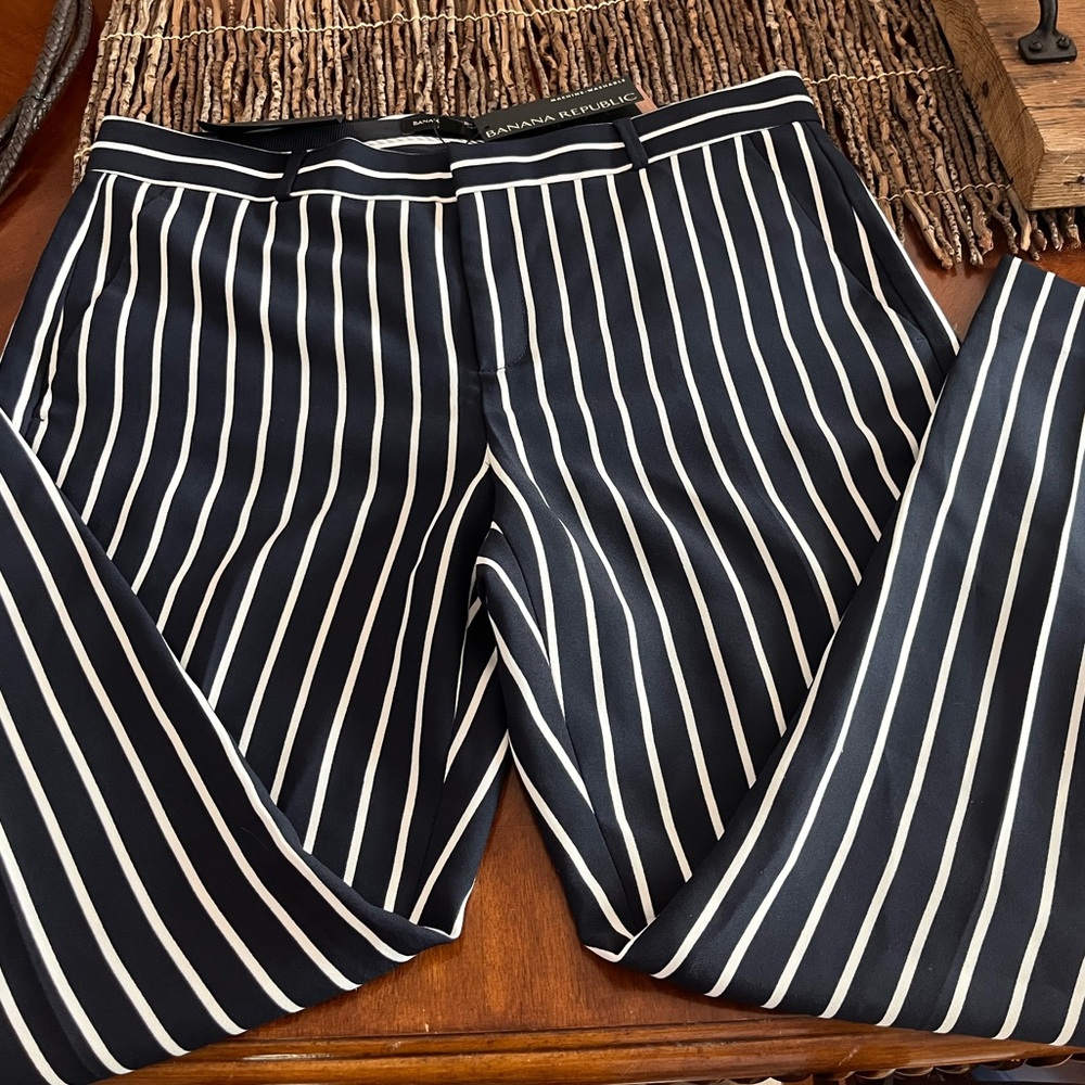 NWT, BANANA REPUBLIC NAVY BLUE & WHITE STRIPED PANTS, MACHINE WASHABLE
